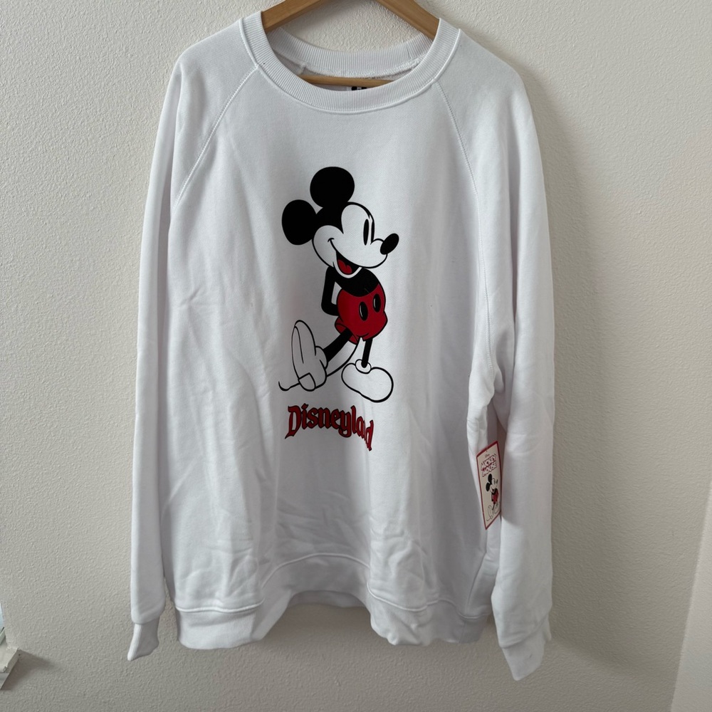 NWT Disney White Sweatshirt with Mickey Mouse crewneck 3X